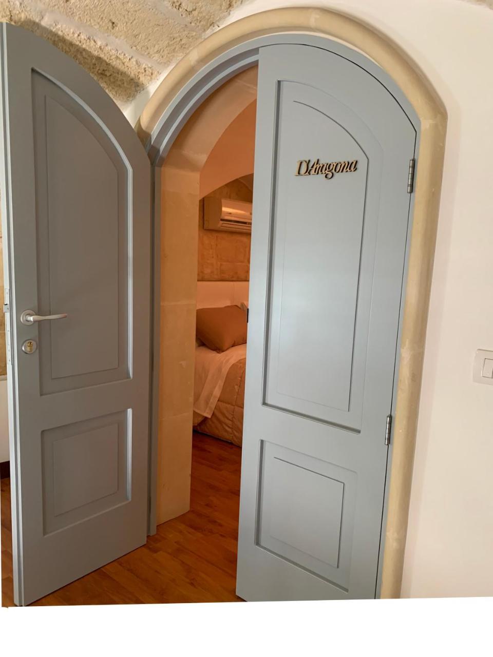 Ferrante D'Aragona Rooms Lecce Exteriér fotografie